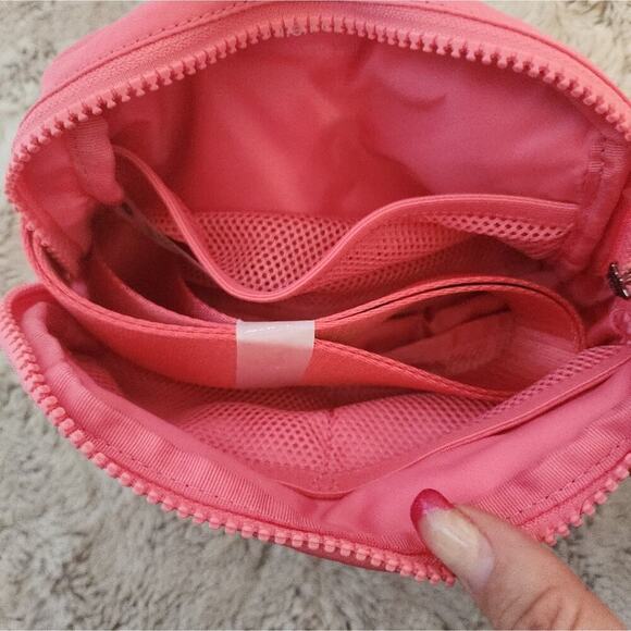 LULULEMON NEW EVERYWHERE ORANGE BELT BAG - Picture 3 of 5